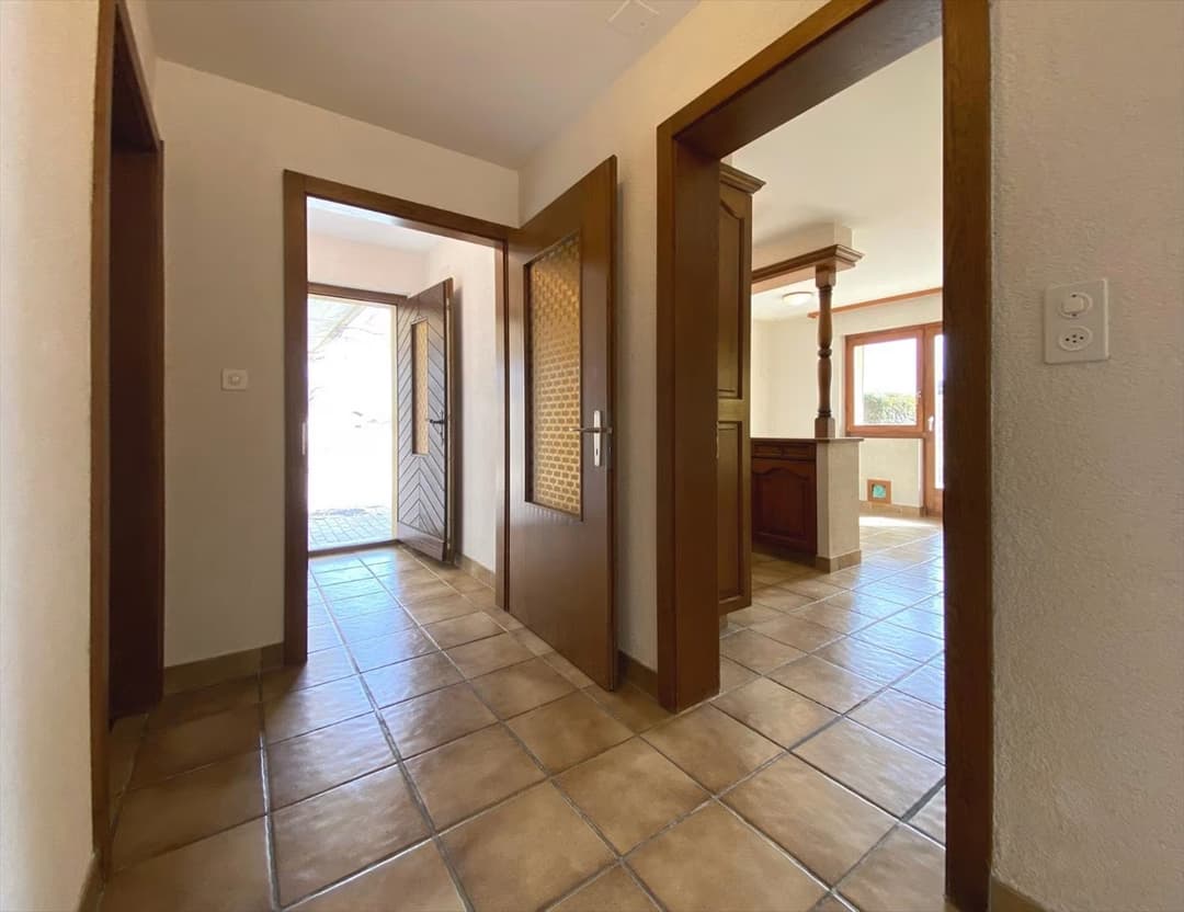 1487 – Maison –  2610CHF  – 200m²