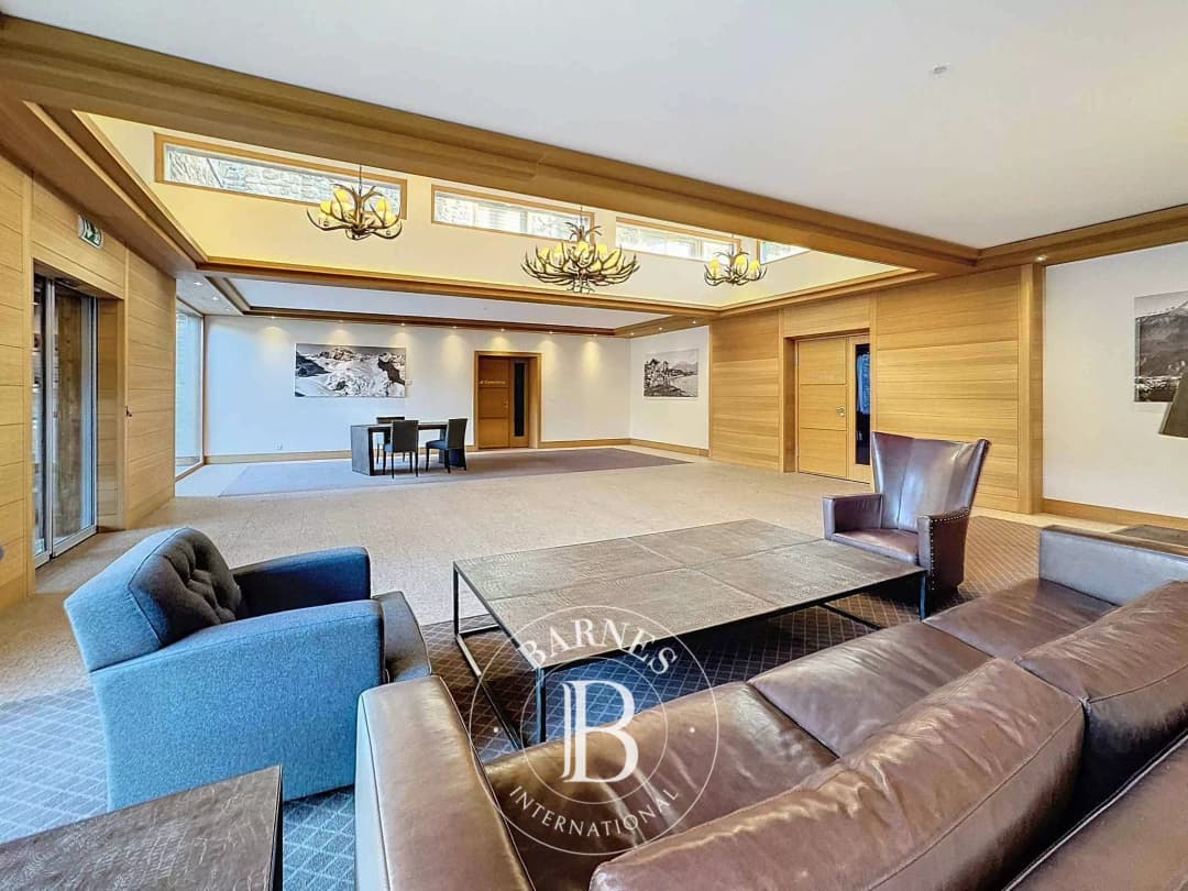 1822 – Appartement – 8.5pièces – 376 m²