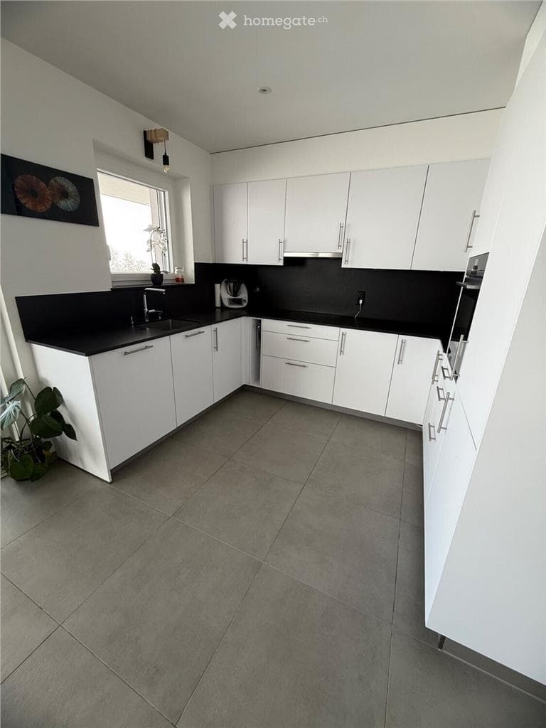 1626 – Appartement – 5pièces – 2750CHF – 150 m²