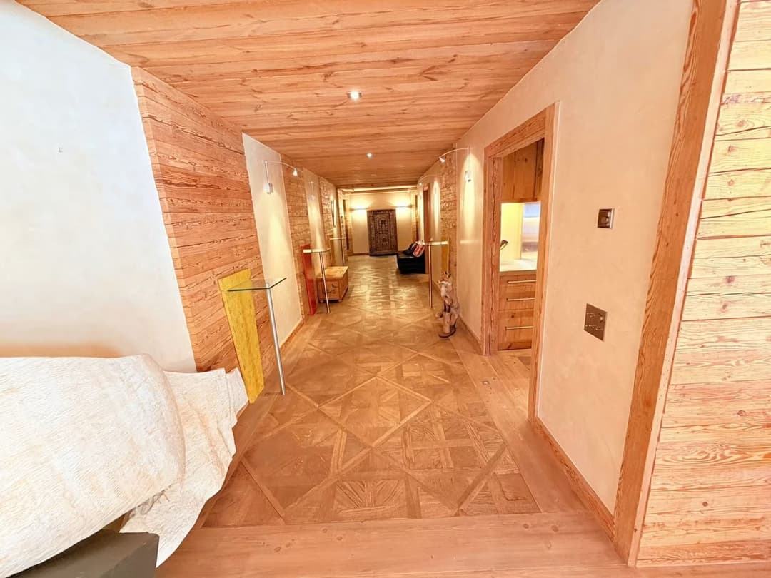 1558 – Appartement – 4pièces – 9000CHF – 192 m²