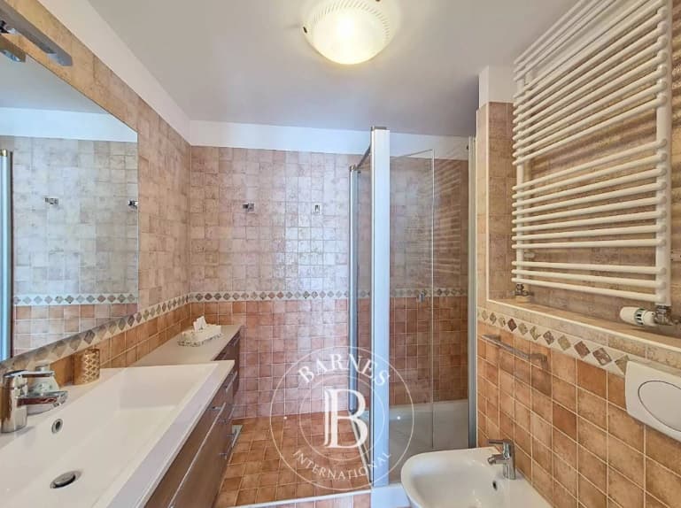 1996 – Appartement – 7.5pièces – 4950000CFH – 226 m²