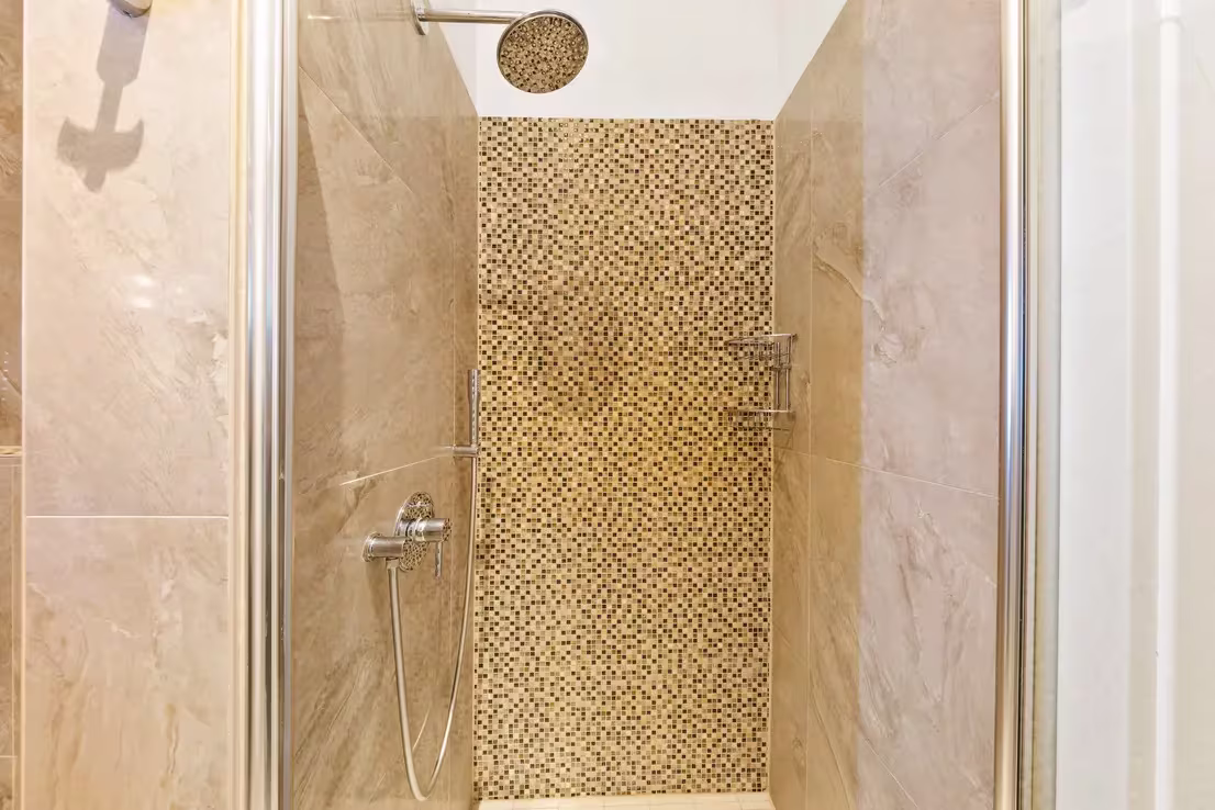 1596 – Appartement 4 pièces – 1300CHF – 117m²