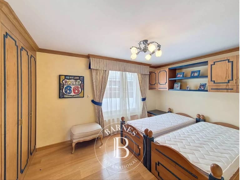 1996 – Appartement – 7.5pièces – 4950000CFH – 226 m²