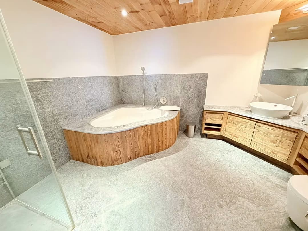 1558 – Appartement – 4pièces – 9000CHF – 192 m²