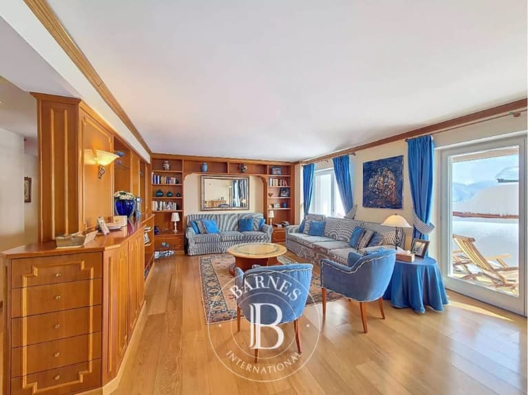 1996 – Appartement – 7.5pièces – 4950000CFH – 226 m²