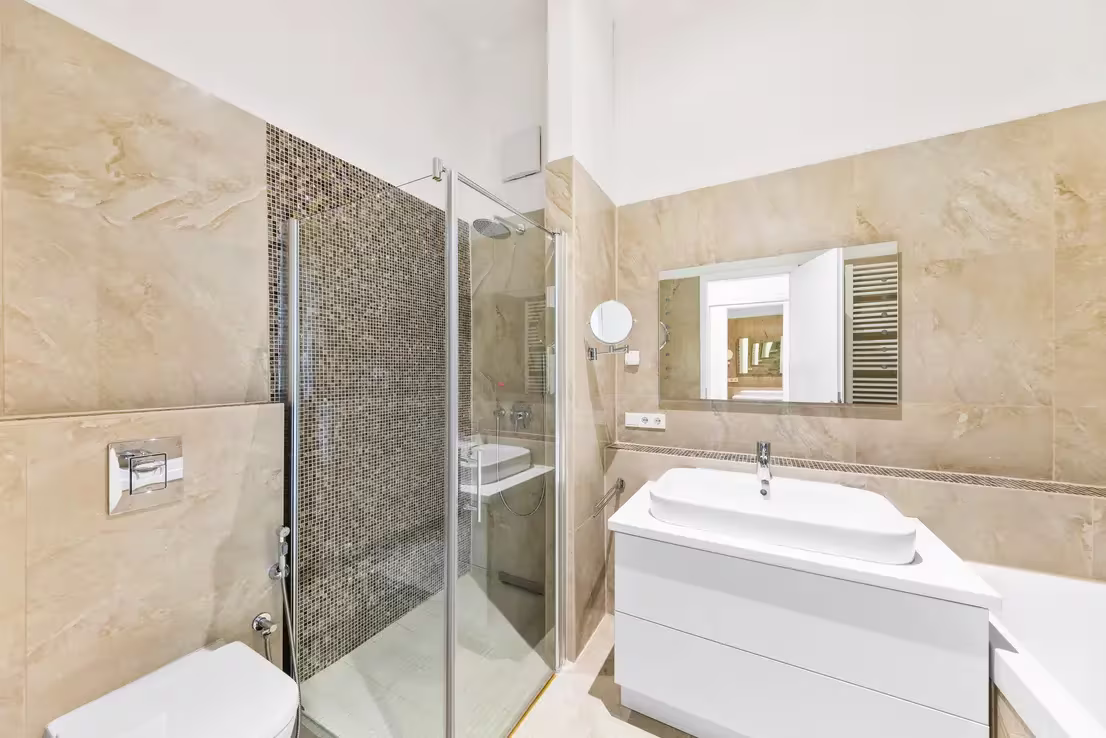 1596 – Appartement 4 pièces – 1300CHF – 117m²