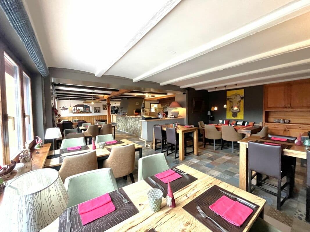 2120 – Commerce – 2500000 CHF – 390 m²