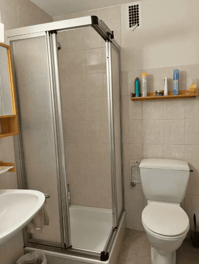 1696 – Appartement 2,5 pièces – 1500CHF 45m²