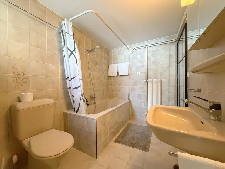 1736 – Appartement – 3.5pièces  – 2000CHF – 80 m²