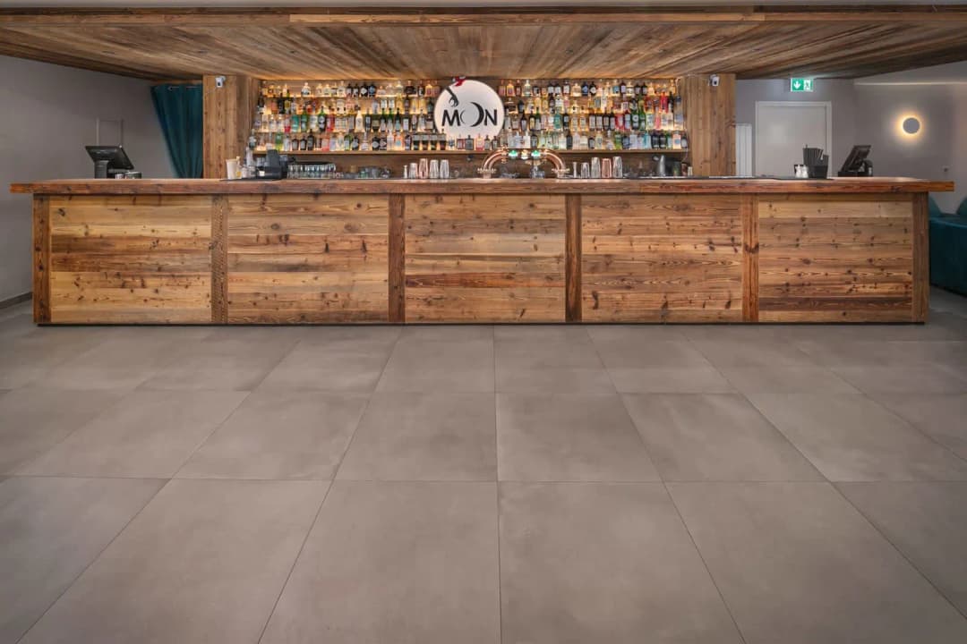 2020 – Commerce  4 pièces – 350000 CHF – 250 m²