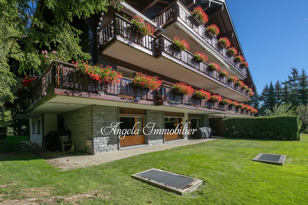 1735 – Appartement 5 pièces – 200 m²