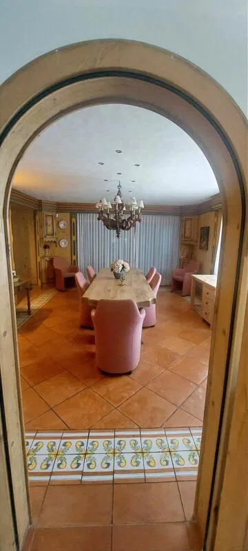 2031 – Appartement – 5pièces – 4200000CHF – 250 m²