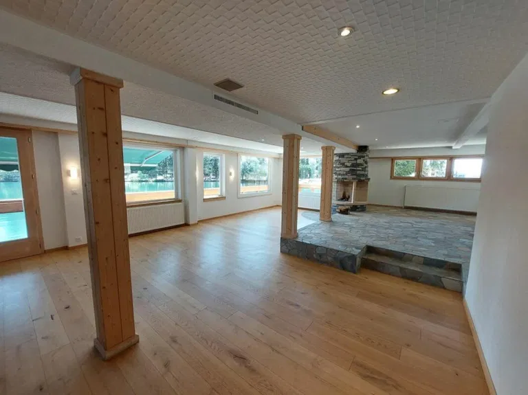 1668 – Maison 6.5 pièces – 243 m²