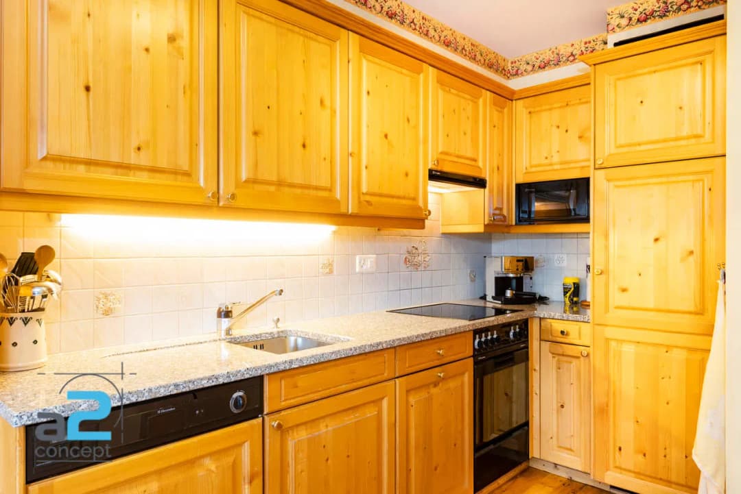 1656 – Apparetement 5.5 pièces – 3000 CHF – 172 m²