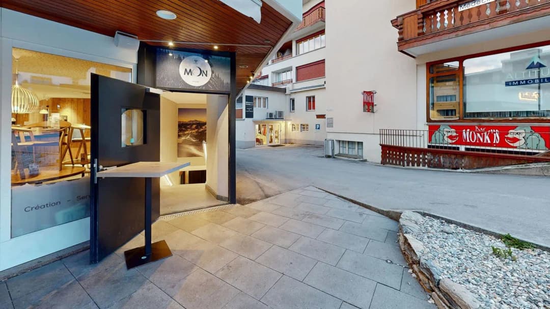 2020 – Commerce  4 pièces – 350000 CHF – 250 m²