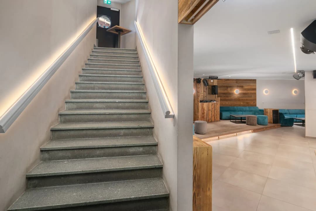 2020 – Commerce  4 pièces – 350000 CHF – 250 m²