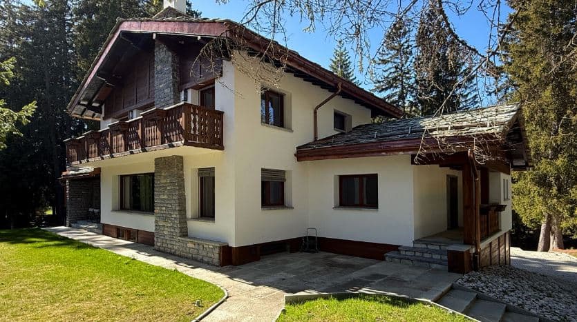 1838 – Maison 7 pièces – 22000CHF – 320m²