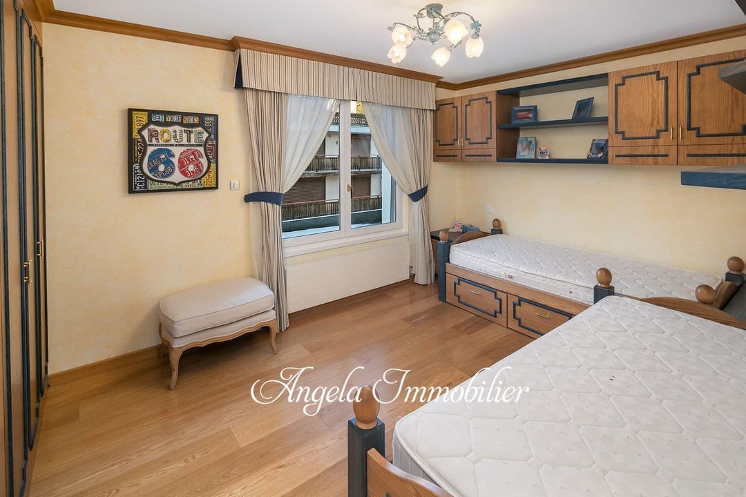 1771 – Appartement 7.5 pièces – 228 m²