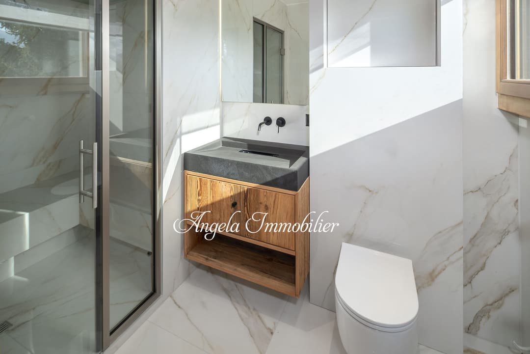 1768 –  Appartement – 200m²