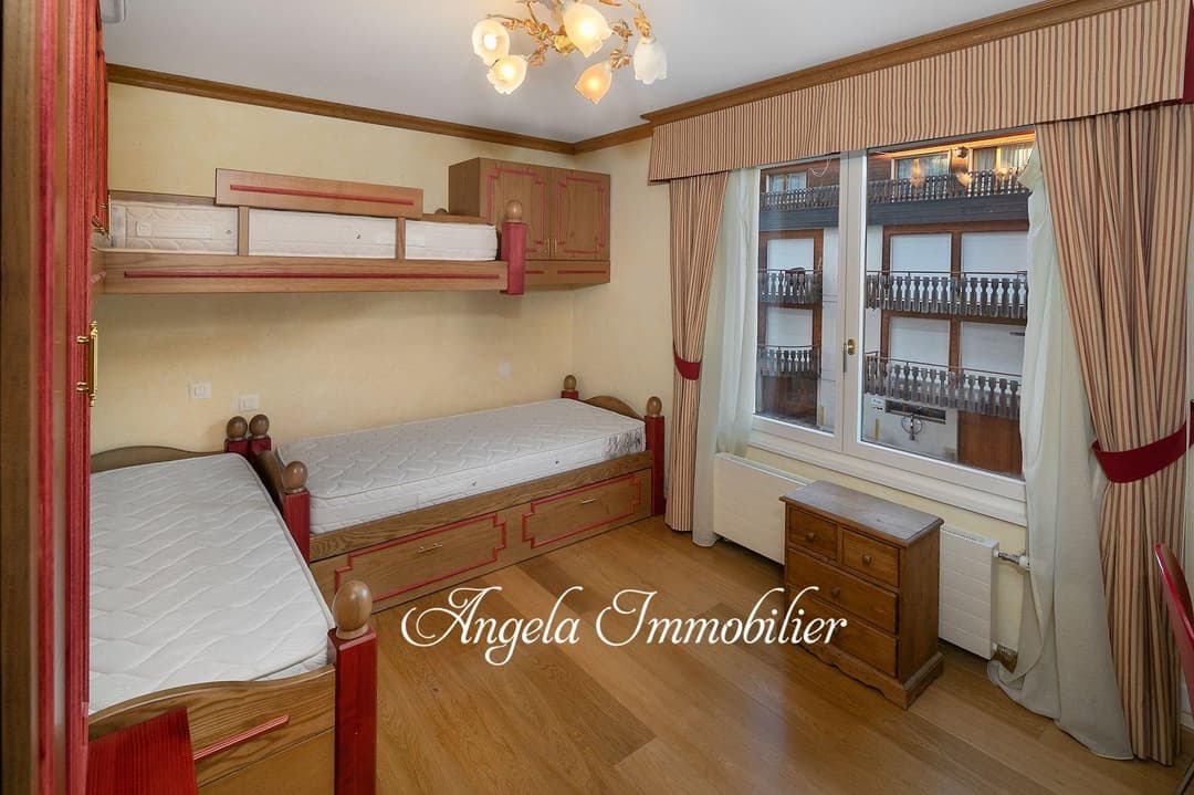 1771 – Appartement 7.5 pièces – 228 m²