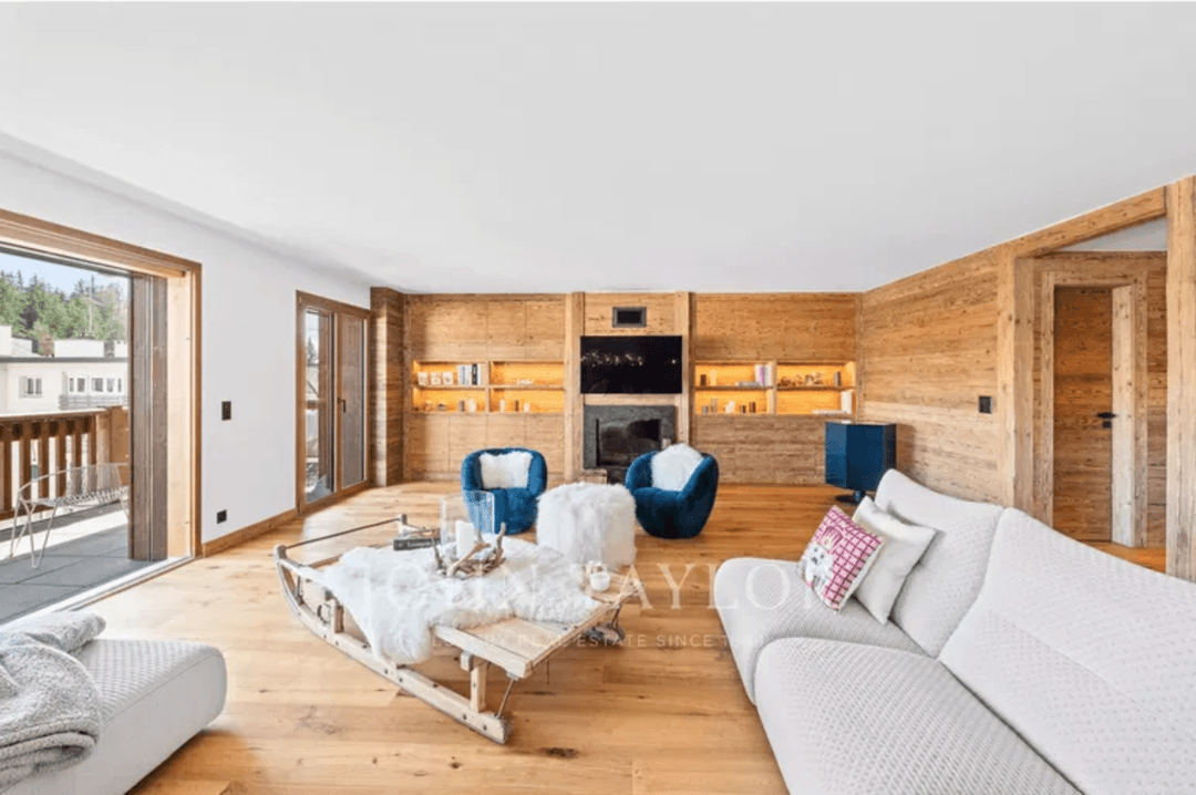 2205 – Appartement à vendre – 229 m2 – 5.5 pièces