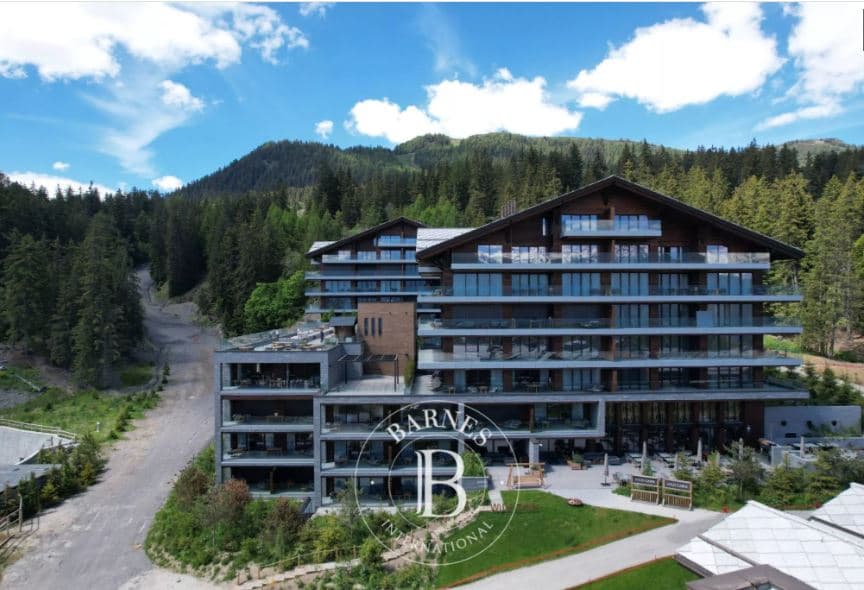 2215 – Appartement 4 pièces – 7400000 CHF – 218m²