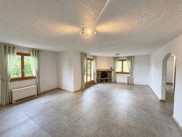 1761 – Maison 5 pièces – 5000 CHF – 210 m²