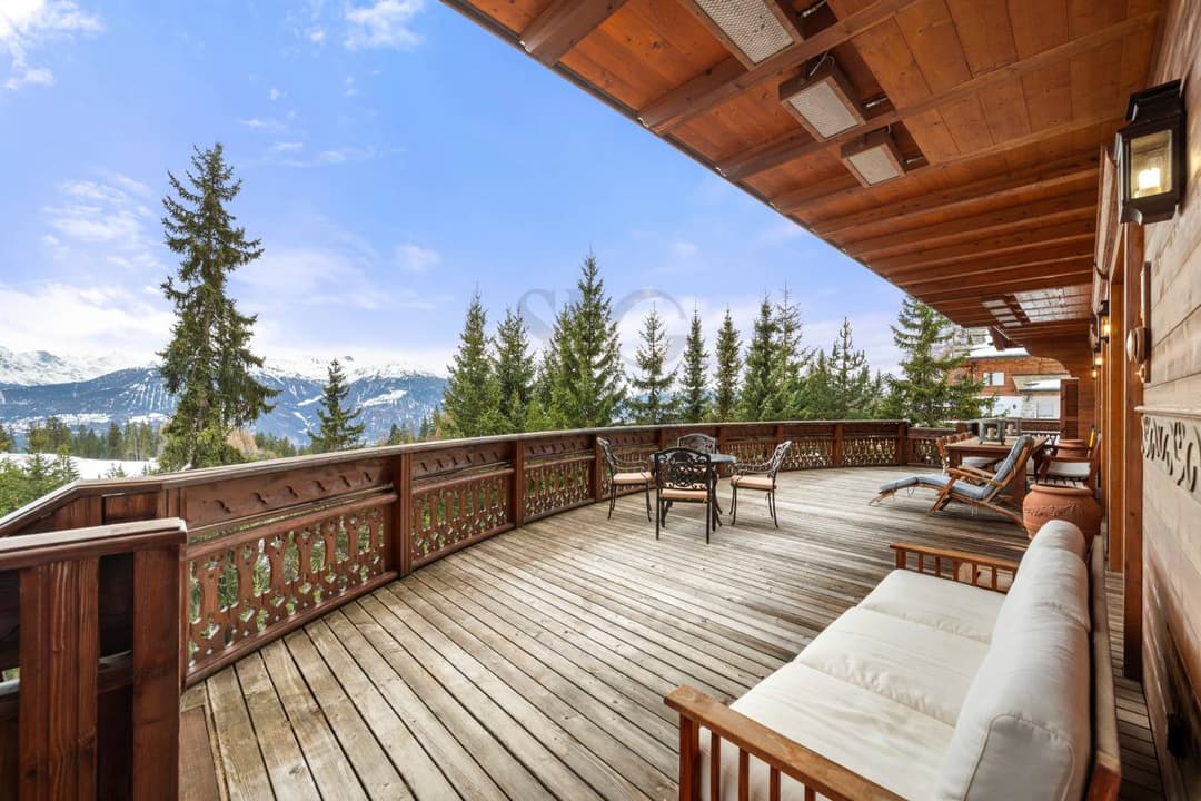 2186 – Maison à vendre –  3526m2 – 13 pièces