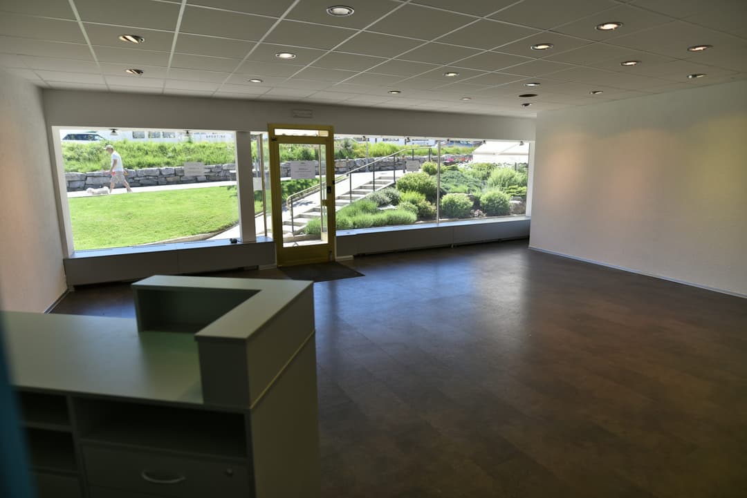 2201 – Commerce – 1250000CHF – 50 m²