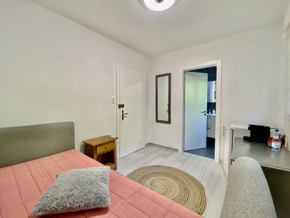 1753 – Appartement 1 pièces -700 CHF – 15 m²