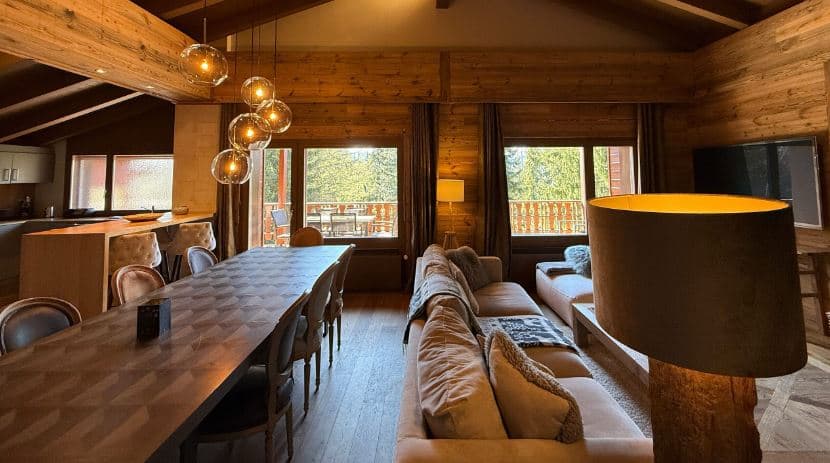 1836 – Appartement 4.5 pièces – 15000CHF – 150m²