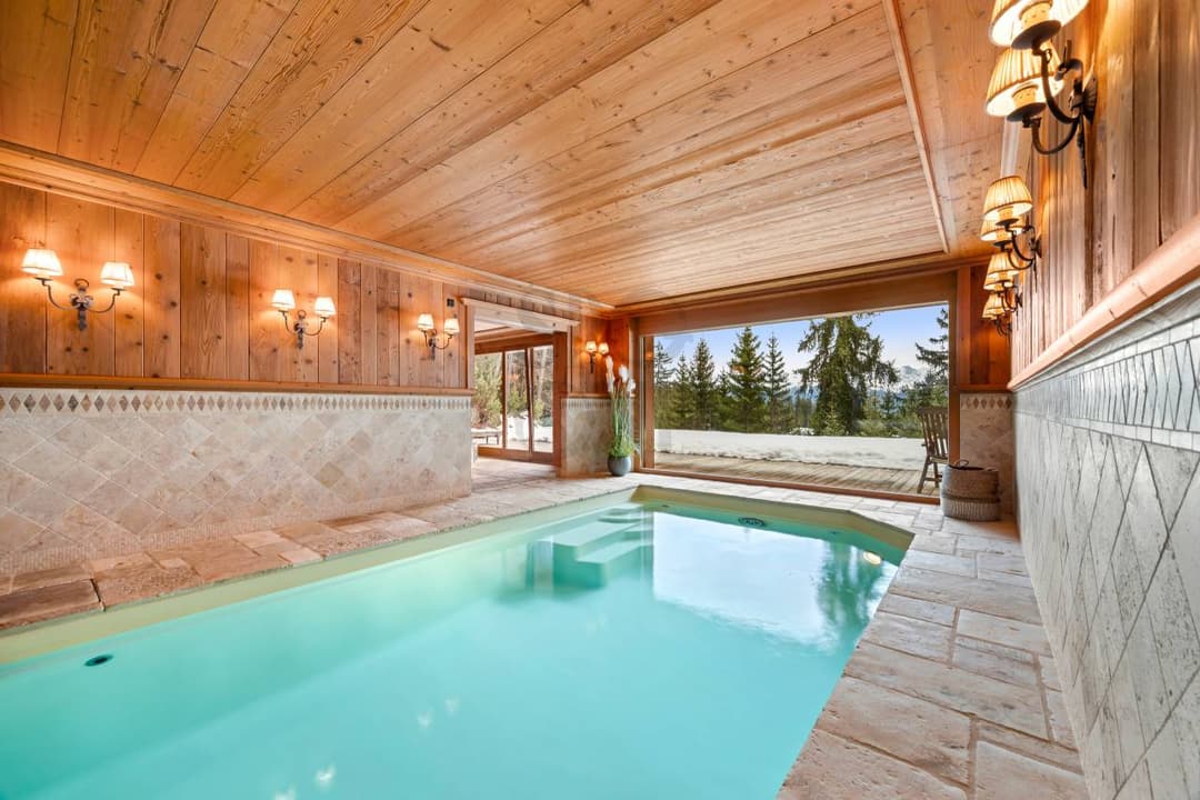 2186 – Maison à vendre –  3526m2 – 13 pièces