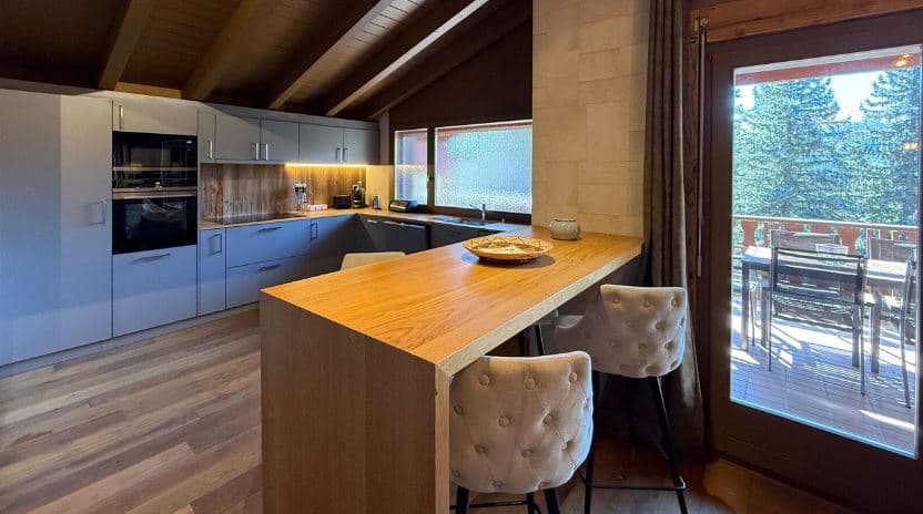 1836 – Appartement 4.5 pièces – 15000CHF – 150m²