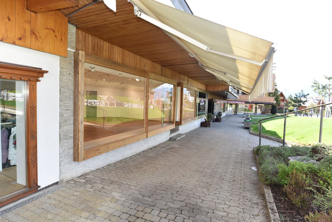 2201 – Commerce – 1250000CHF – 50 m²