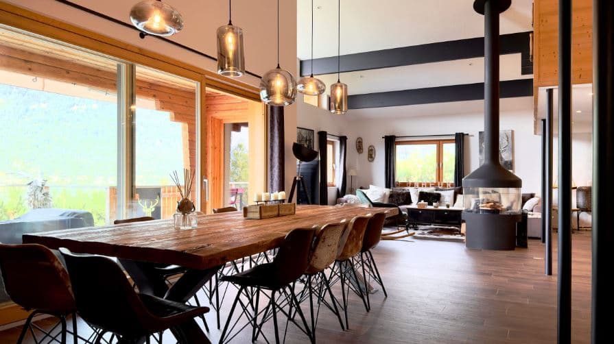 1855 – Chalet 7 pièces –  24000CHF – 300m²