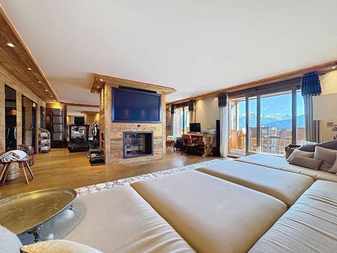 2269 – Maison 10.5 pièces – 519 m²