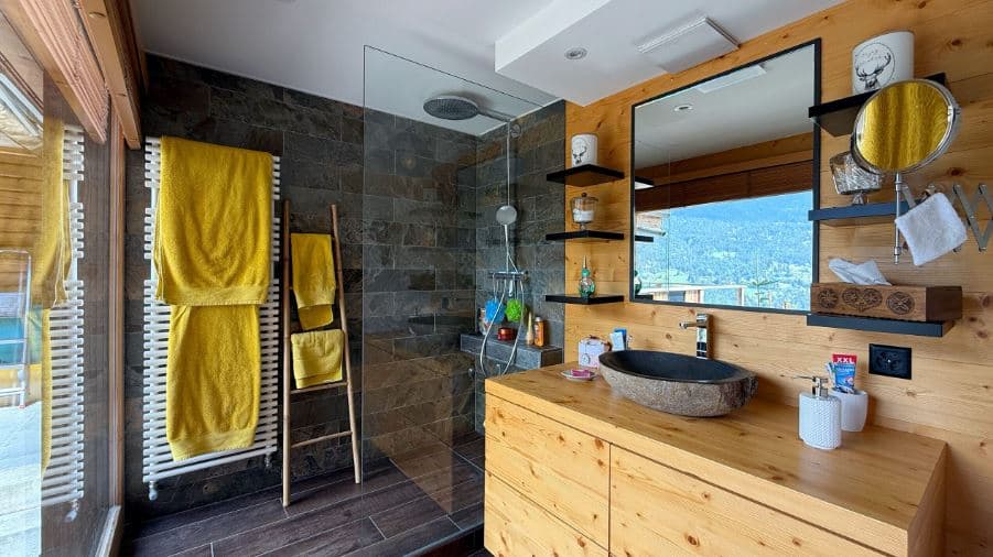 1855 – Chalet 7 pièces –  24000CHF – 300m²