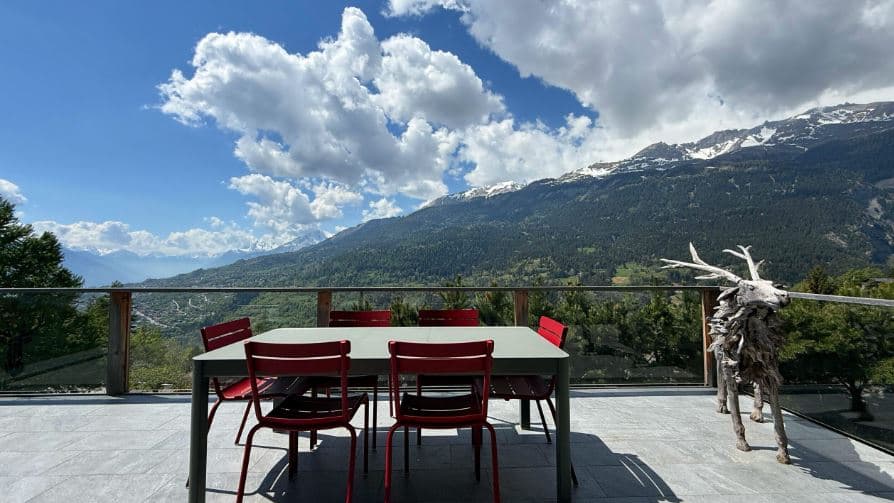 1855 – Chalet 7 pièces –  24000CHF – 300m²