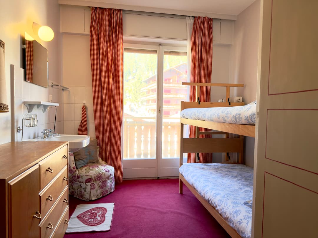 1902 – Appartement 5 pièces –  2450CHF