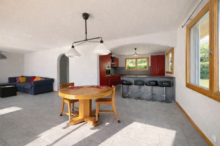 2289 – Maison 5.58 pièces –  895000 CHF – 255 m²