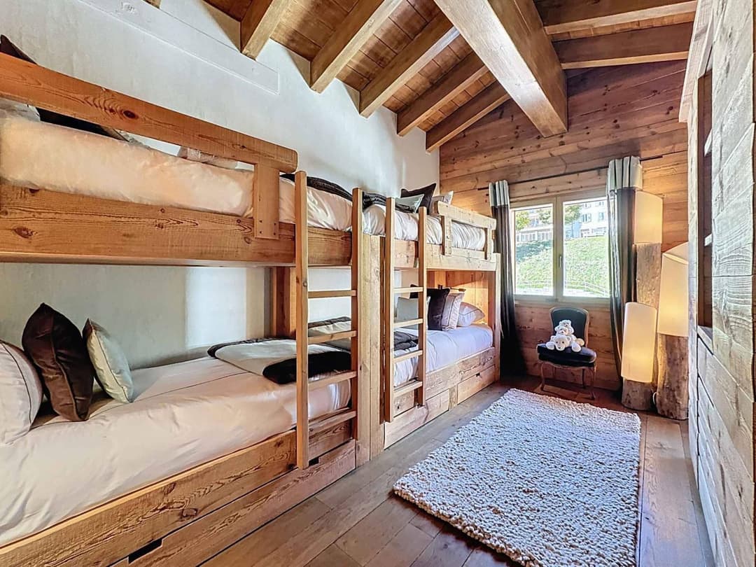 2269 – Maison 10.5 pièces – 519 m²