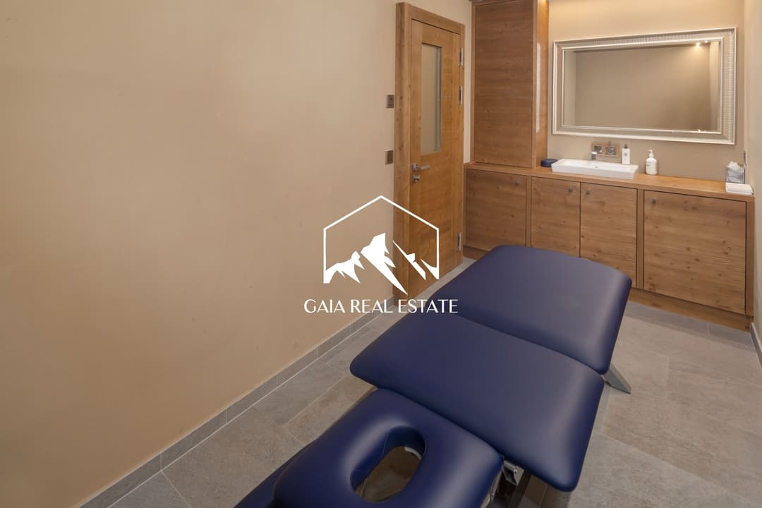 2235 – Appartement 6.5 pièces – 8000000 CHF – 280 m²