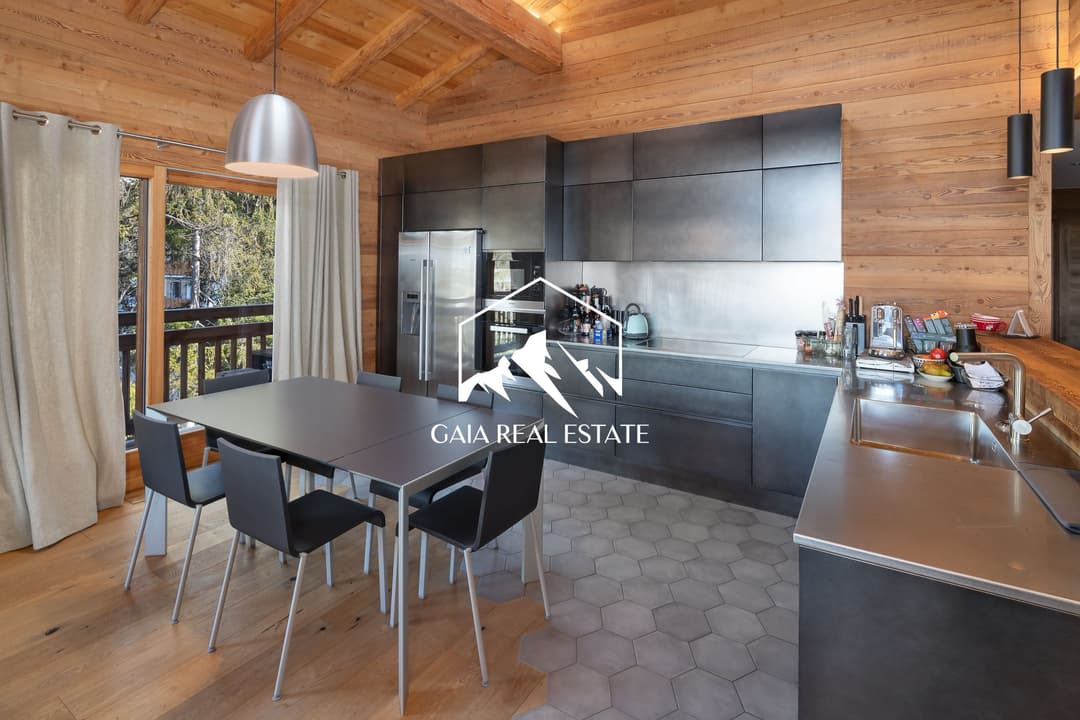2255 – Appartement – 3600000 CHF – 180 m²