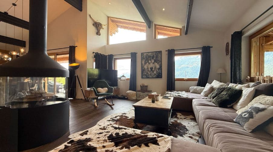 1855 – Chalet 7 pièces –  24000CHF – 300m²