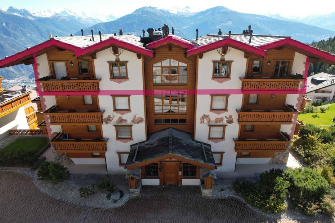 2269 – Maison 10.5 pièces – 519 m²