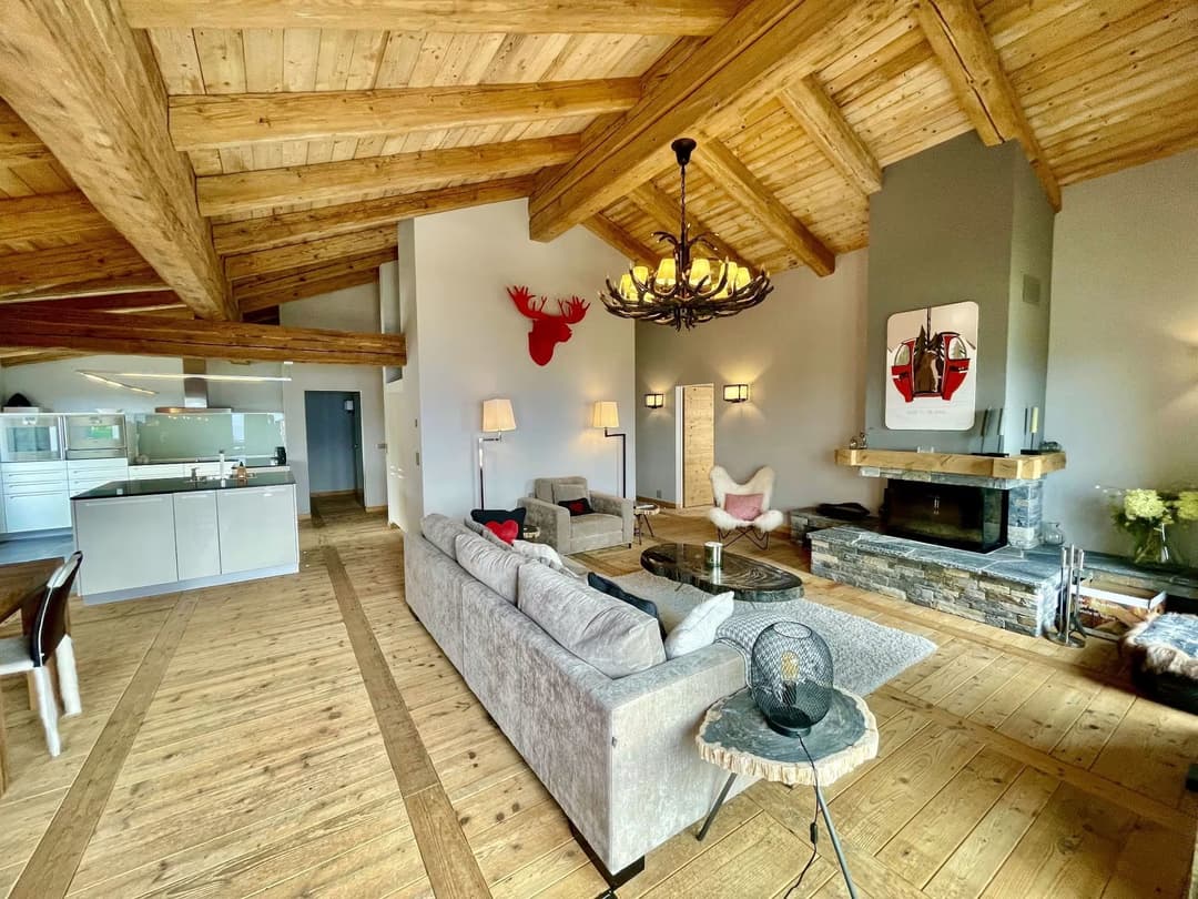 1526 – Appartement – 5.5pièces –  200 m²