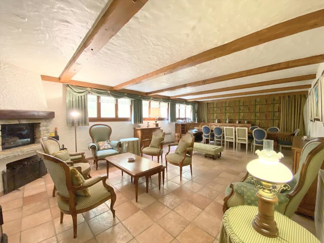 1525 – Maison  – 15 pièces – 796m²