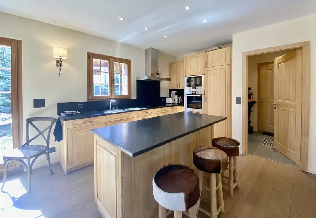 1247 – Maison – 4.5pièces – 7000CHF  – 200 m²