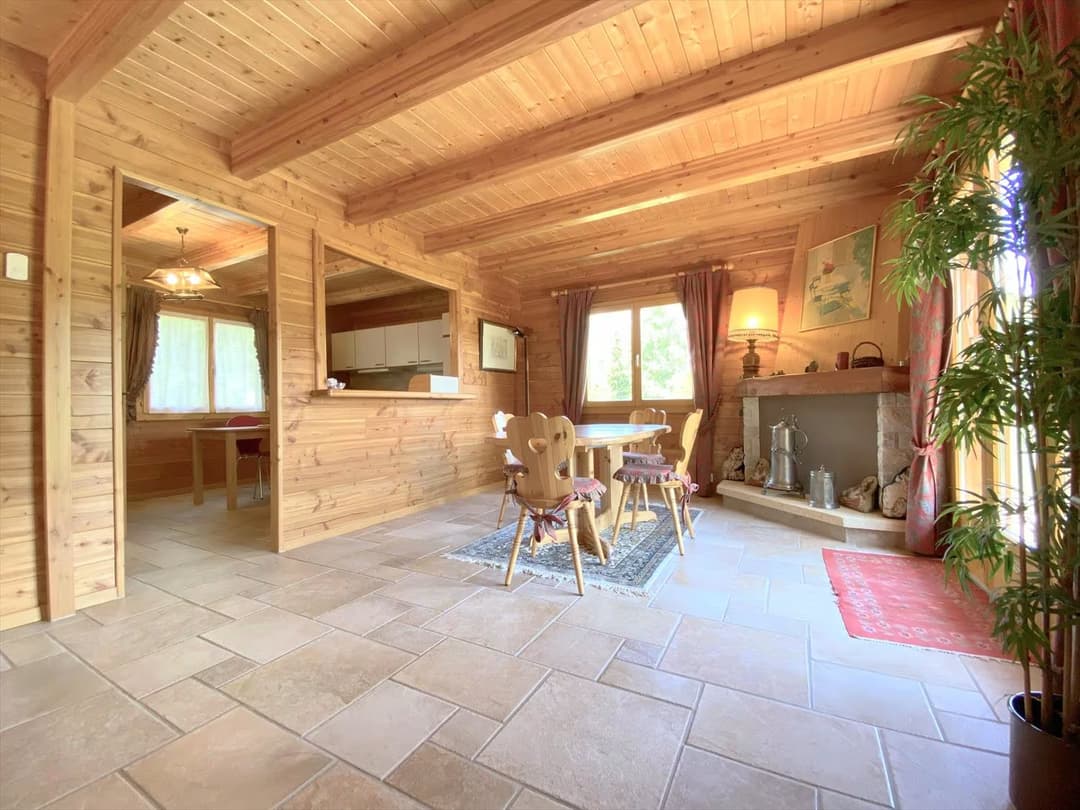 1525 – Maison  – 15 pièces – 796m²