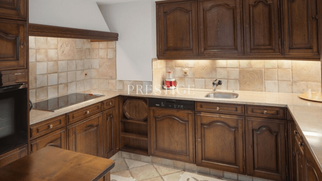 1777 – Appartement – 3.5 pièces – 1450000 CHF – 140 m²